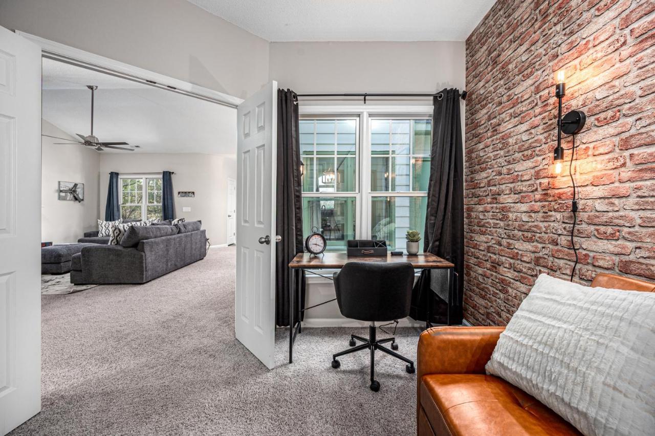 Cozy Industrial Kildaire Farms Home- Near Downtown Кари Екстериор снимка